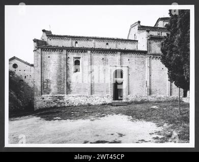 Emilie-Romagne Bologne Monteveglio Abbazia di S. Maria. Hutzel, Max 1960-1990 médiéval : architecture, sculpture architecturale (12-13ème siècle) ; fresques, peinture murale décorative ; stalle de chœur, fonts baptismaux, sculpture photographe et érudit d'origine allemande Max Hutzel (1911-1988) photographié en Italie du début des années 1960 jusqu'à sa mort. Le résultat de ce projet, désigné par Hutzel comme Foto Arte Minore, est une documentation approfondie du développement historique de l'art en Italie jusqu'au XVIIIe siècle, y compris des objets des Étrusques et des Romains, ainsi que du début médiéval, roman, gothique, Re Banque D'Images