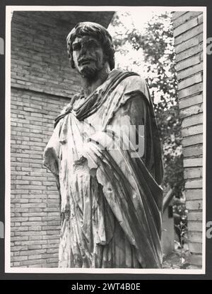 Lazio Roma Rome Villa Borghese Casino Borghese. Hutzel, Max 1960-1990 vue générale sur les jardins du parc, vue sur la façade du Casino Borghese, et vue sur le musée intérieur et la galerie, avec plusieurs vues sur le "il Ratto di Proserpina" du Bernin. Propriétaire : Galleria Borghese et Museo Borghese le photographe et érudit d'origine allemande Max Hutzel (1911-1988) photographié en Italie du début des années 1960 jusqu'à sa mort. Le résultat de ce projet, désigné par Hutzel comme Foto Arte Minore, est une documentation approfondie du développement historique de l'art en Italie jusqu'au XVIIIe siècle, y compris des objets de l'et Banque D'Images