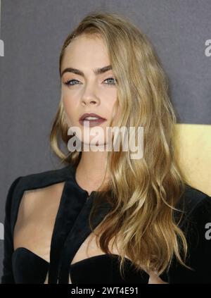 BURBANK, CA - 09 AVRIL : la mannequin Cara Delevingne assiste aux MTV Movie Awards 2016 à Warner Bros Studios le 9 avril 2016 à Burbank, Californie. Banque D'Images