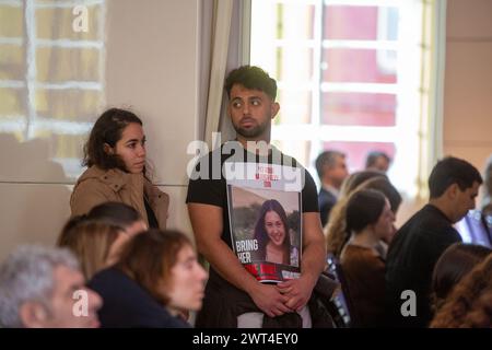 Londres, Angleterre, Royaume-Uni. 15 mars 2024. La première britannique du documentaire Super-Nova racontant l'histoire de l'attaque du Hamas le 7 octobre 2023 ciblant le festival de musique Nova a eu lieu à la Royal Overseas League dans le centre de Londres. (Crédit image : © Tayfun Salci/ZUMA Press Wire) USAGE ÉDITORIAL SEULEMENT! Non destiné à UN USAGE commercial ! Crédit : ZUMA Press, Inc/Alamy Live News Banque D'Images