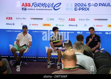 Sao Paulo, Sao Paulo, Brésil. 15 mars 2024. SAO PAULO (SP), 03/15/2024 - FORMULA E/AUTOMOBILISM/SPORTE/SP Ã¢â‚¬' Conférence avec les pilotes Lucas Di Grassi, ABT Cupra Formula E Team, Sergio Sette Camara, ERT Formula E Tea et Mitch Evans, Jaguar TCS Racing, lors de l'e-Prix de formule E de Sao Paulo, ce vendredi 15 mars 2024, au complexe d'Anhembi, au nord de Sao Paulo. La catégorie électrique la plus importante du calendrier de la FIA aura son départ officiel ce samedi à 14h00. (Crédit image : © Leco Viana/TheNEWS2 via ZUMA Press Wire) USAGE ÉDITORIAL SEULEMENT! Non destiné à UN USAGE commercial ! Banque D'Images