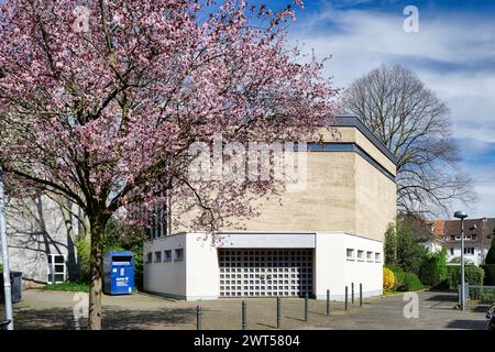 Cologne, Allemagne 14 mars 2024 : construction de l'église évangélique de réconciliation ehrenfeld à cologne au printemps Banque D'Images