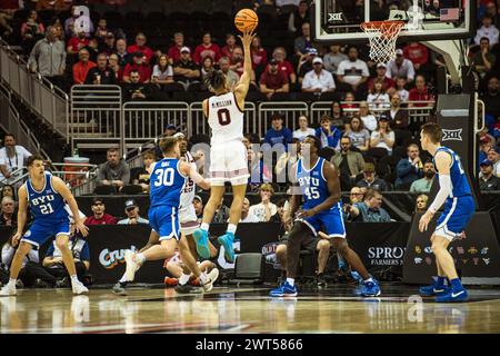 Kansas City, Missouri, États-Unis. 14 mars 2024. Quart de finale du championnat de basket-ball masculin Phillips 66 Big 12. (Crédit image : © James Leyva/ZUMA Press Wire) USAGE ÉDITORIAL SEULEMENT! Non destiné à UN USAGE commercial ! Banque D'Images