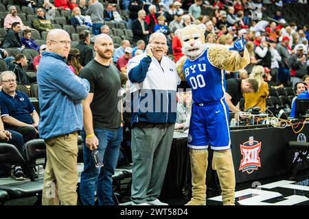 Kansas City, Missouri, États-Unis. 14 mars 2024. Quart de finale du championnat de basket-ball masculin Phillips 66 Big 12. (Crédit image : © James Leyva/ZUMA Press Wire) USAGE ÉDITORIAL SEULEMENT! Non destiné à UN USAGE commercial ! Banque D'Images