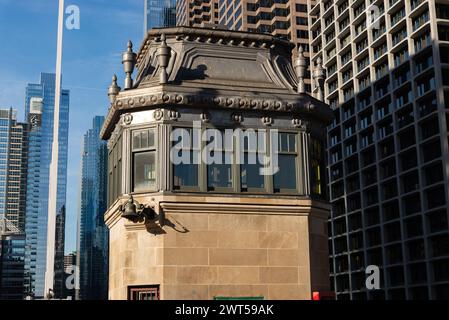 La maison d'appel d'offres sur le West Adams Street Bridge dans le centre-ville de Chicago, Illinois, États-Unis. Banque D'Images