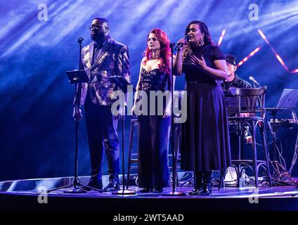 AMSTERDAM - performance lors du 72ème bal du livre au Stadsschouwburg. ANP EVA PLEVIER netherlands Out - belgique Out Credit : ANP/Alamy Live News Banque D'Images