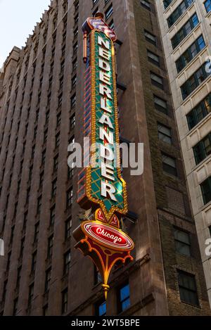 Chicago, Illinois - États-Unis - 11 mars 2024 : extérieur de l'historique James M. Nederlander Theatre, ouvert en 1926, dans le centre-ville de Chicago, Illi Banque D'Images