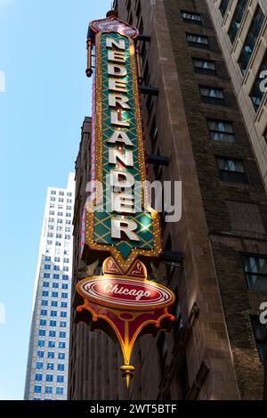 Chicago, Illinois - États-Unis - 11 mars 2024 : extérieur de l'historique James M. Nederlander Theatre, ouvert en 1926, dans le centre-ville de Chicago, Illi Banque D'Images