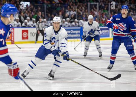 15 mars 2024 : L'attaquant des Marlies de Toronto Alex Steeves (46) patine en deuxième période contre les Américains de Rochester. Les Américains de Rochester ont accueilli les Marlies de Toronto dans un match de la Ligue américaine de hockey au Blue Cross Arena de Rochester, New York. (Jonathan Tenca/CSM) crédit : CAL Sport Media/Alamy Live News Banque D'Images