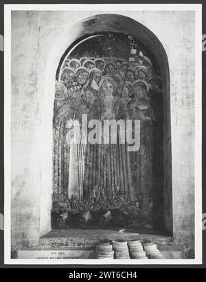 Lazio Viterbo Vetralla S. Francesco. Hutzel, Max 1960-1990 lieu spécifique : Archeo Notes générales : médiéval (62 photos de S. Francesco) Hutzel nos 44-97, 109-116, un de Archeo Hutzel no. 127 Max Hutzel (1911-1988), photographe et chercheur d'origine allemande, photographie en Italie du début des années 1960 jusqu'à sa mort. Le résultat de ce projet, appelé Foto Arte Minore par Hutzel, est une documentation approfondie du développement historique de l'art en Italie jusqu'au XVIIIe siècle, y compris des objets des Étrusques et des Romains, ainsi que des monu médiéval, roman, gothique, Renaissance et baroque Banque D'Images