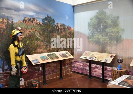 Sedona, Arizona. ÉTATS-UNIS 2/3/2024. Service forestier des États-Unis Red Rock Ranger Station. Excellent centre d'accueil de Sedona Arizona magnifique roche rouge Banque D'Images