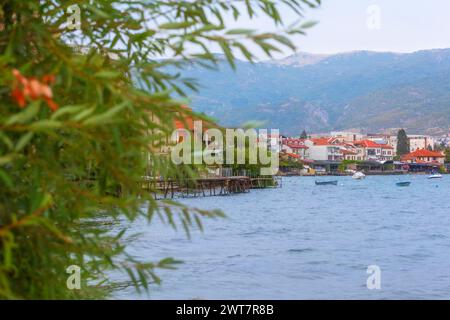 Lac Ohrid et vue panoramique de la ville en Macédoine du Nord Banque D'Images