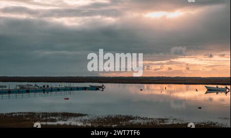 Voyage Portugal réserves naturelles de l'Algarve paysage de lagune à Luz dans le parc naturel de Ria Formosa près de Tavira Banque D'Images