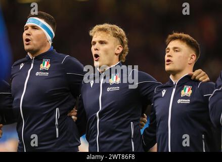 Cardiff, Royaume-Uni. 16 mars 2024. 16 mars 2024 ; Principality Stadium, Cardiff, pays de Galles : six Nations International Rugby, pays de Galles contre Italie ; Louis Lynagh d'Italie pendant le chant de l'hymne crédit : action plus Sports images/Alamy Live News Banque D'Images