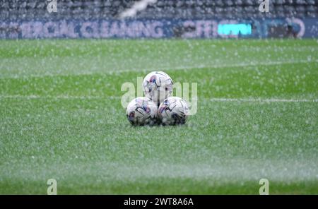 Pride Park, Derby, Derbyshire, Royaume-Uni. 16 mars 2024. League One Football, Derby County contre Bolton Wanderers ; match de football le jour sur le terrain avant le coup d'envoi crédit : action plus Sports/Alamy Live News Banque D'Images