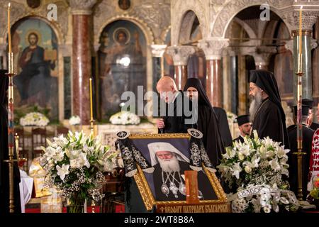 Sofia, Bulgarie, 16 mars 2024 : sa Majesté Siméon II, Roi des Bulgares, rend hommage au patriarche néophyte. Banque D'Images