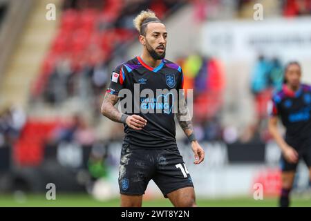 Rotherham, Royaume-Uni. 16 mars 2024. Sorba Thomas (14), attaquante de Huddersfield Town, lors du Rotherham United FC v Huddersfield Town AFC Sky Bet EFL Championship match au Aesseal New York Stadium, Rotherham, Angleterre, Royaume-Uni le 16 mars 2024 Credit : Every second Media/Alamy Live News Banque D'Images