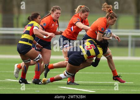 AMSTERDAM, PAYS-BAS - MARCH16 : ISA Prins joueuse de RC DIOK pendant le match de Play-off International Rugby WXV Ladies match entre les pays-Bas v Banque D'Images