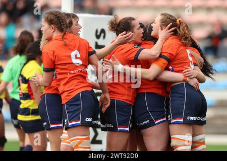 AMSTERDAM, PAYS-BAS - MARCH16 : Holland célèbre l'essai d'Isa Spoler joueur de RC DIOK lors du match international de rugby WXV Play-off la Banque D'Images