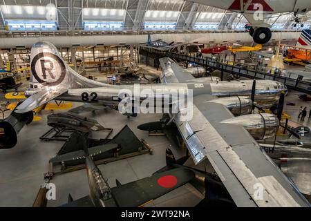 Boeing B-29 Superfortress 'Enola Gay' au Centre Steven F. Udvar-Hazy du Musée national de l'Air et de l'espace. Banque D'Images