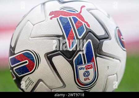 Sky Bet EFL Puma Ball lors du match de championnat Sky Bet entre Middlesbrough et Blackburn Rovers au Riverside Stadium, Middlesbrough le samedi 16 mars 2024. (Photo : Trevor Wilkinson | mi News) crédit : MI News & Sport /Alamy Live News Banque D'Images