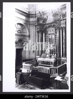 Latium Viterbo Civita Castellana S. Maria, Cathédrale. Hutzel, Max 1960-1990 vues sur la nef centrale, les autels, et le ciborium crypte. Antiquités : il y a une vue du sarcophage qui sert d'autel, dont l'empreinte est manquante. Photographe et érudit d'origine allemande Max Hutzel (1911-1988) photographié en Italie du début des années 1960 jusqu'à sa mort. Le résultat de ce projet, désigné par Hutzel comme Foto Arte Minore, est une documentation approfondie du développement historique de l'art en Italie jusqu'au XVIIIe siècle, y compris des objets des Étrusques et des Romains, ainsi que du début médiéval Banque D'Images