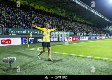 SITTARD - Kaj Sierhuis de Fortuna Sittard après sa substitution lors du match Néerlandais Eredivisie entre Fortuna Sittard et Pec Zwolle au stade Fortuna Sittard le 16 mars 2024 à Sittard, pays-Bas. ANP MARCEL VAN HOORN Banque D'Images