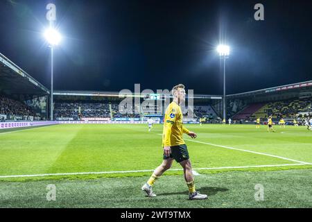 SITTARD - Kaj Sierhuis de Fortuna Sittard après sa substitution lors du match Néerlandais Eredivisie entre Fortuna Sittard et Pec Zwolle au stade Fortuna Sittard le 16 mars 2024 à Sittard, pays-Bas. ANP MARCEL VAN HOORN Banque D'Images