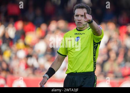 Monza, Italie. 13 janvier 2024. Matteo Marcenaro, arbitre lors du championnat italien Serie A match de football entre AC Monza et Cagliari Calcio le 16 mars 2024 au stade Brianteo, Italie - photo Morgese-Rossini/DPPI crédit : DPPI Media/Alamy Live News Banque D'Images