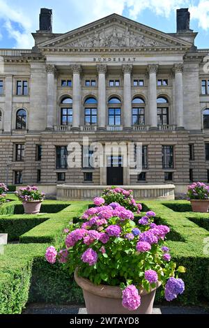 Extérieur du Bundesrat allemand. Chambre des Lords prussienne (1850) sur Leipziger Strasse - siège du Bundesrat (Conseil fédéral). Berlin, Allemagne. Banque D'Images