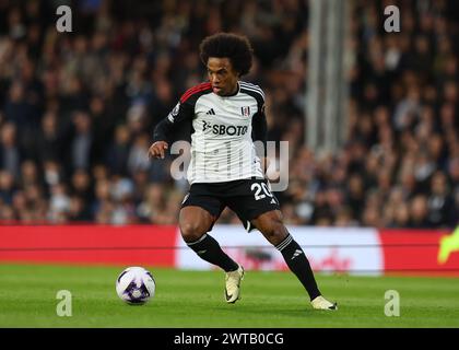 Craven Cottage, Fulham, Londres, Royaume-Uni. 16 mars 2024. Premier League Football, Fulham contre Tottenham Hotspur ; Willian of Fulham Credit : action plus Sports/Alamy Live News Banque D'Images