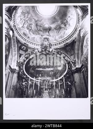 Ombrie Terni Otricoli S. Maria4. Hutzel, Max 1960-1990 Max Hutzel (1911-1988), photographe et chercheur d'origine allemande, a photographié en Italie du début des années 1960 jusqu'à sa mort. Le résultat de ce projet, appelé Foto Arte Minore par Hutzel, est une documentation approfondie du développement historique de l'art en Italie jusqu'au XVIIIe siècle, y compris des objets des Étrusques et des Romains, ainsi que des monuments médiévaux, romans, gothiques, Renaissance et baroques. Les images sont organisées par région géographique en Italie, puis par province, ville, complexe de sites et monument. Banque D'Images