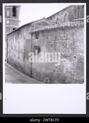 Ombrie Terni Otricoli S. Maria4. Hutzel, Max 1960-1990 Max Hutzel (1911-1988), photographe et chercheur d'origine allemande, a photographié en Italie du début des années 1960 jusqu'à sa mort. Le résultat de ce projet, appelé Foto Arte Minore par Hutzel, est une documentation approfondie du développement historique de l'art en Italie jusqu'au XVIIIe siècle, y compris des objets des Étrusques et des Romains, ainsi que des monuments médiévaux, romans, gothiques, Renaissance et baroques. Les images sont organisées par région géographique en Italie, puis par province, ville, complexe de sites et monument. Banque D'Images