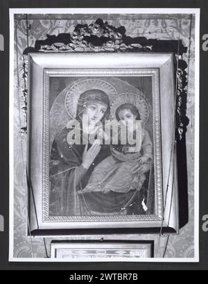 Lazio Roma Rome S. Maria della Scala6. Hutzel, Max 1960-1990 Post-médiéval : architecture, sculpture architecturale, sculpture, peinture, arts décoratifs (meubles, objets d'art), manuscrits. La pharmacie d'art de la cure à base de plantes datant du 16ème siècle existe encore aujourd'hui ; de nombreuses publications avec des illustrations taillées sur bois sur les plantes curatives et autres artefacts. Photographe et érudit d'origine allemande Max Hutzel (1911-1988) photographié en Italie du début des années 1960 jusqu'à sa mort. Le résultat de ce projet, désigné par Hutzel comme Foto Arte Minore, est une documentation approfondie du développement historique de l'art. Banque D'Images