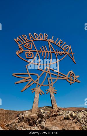 Sculpture oiseau et poisson par l'artiste Cesar Manrique, Mirador del Rio point de vue conçu par l'artiste Cesar Manrique, Lanzarote, Îles Canaries Banque D'Images