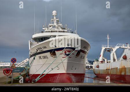 Vigo, Pontevedra, Espagne ; 18 décembre 2022 ; les Cies d'Argos, un chalutier congélateur de pointe destiné à la pêche au calmar a accosté à Vigo Banque D'Images