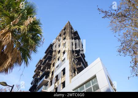 Valencia, Espagne. 17 mars 2024. Vue extérieure du bâtiment incendié dans le district de Campanar le 22 février 2024 Banque D'Images