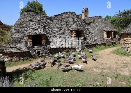 Les cabanes du Breuil, anciennes annexes agricoles d’une ferme située à Saint-André-d’Allas en Périgord Noir dans le sud-ouest de la France. Ceux-ci construisent Banque D'Images