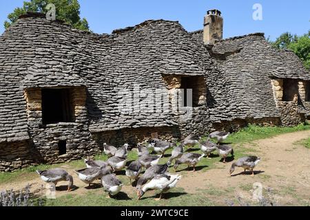 Les cabanes du Breuil, anciennes annexes agricoles d’une ferme située à Saint-André-d’Allas en Périgord Noir dans le sud-ouest de la France. Ceux-ci construisent Banque D'Images