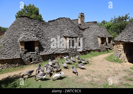 Les cabanes du Breuil, anciennes annexes agricoles d’une ferme située à Saint-André-d’Allas en Périgord Noir dans le sud-ouest de la France. Ceux-ci construisent Banque D'Images