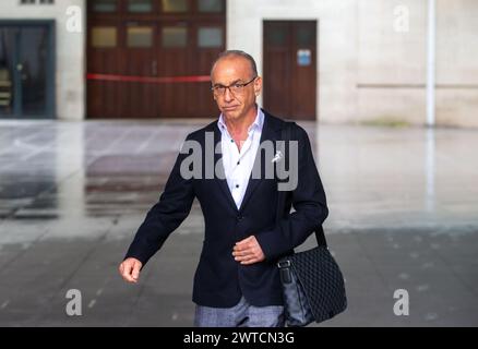 Londres, Angleterre, Royaume-Uni. 17 mars 2024. L'homme d'affaires THEO PAPHITIS est vu devant la BBC alors qu'il apparaît dimanche avec Laura Kuenssberg. (Crédit image : © Tayfun Salci/ZUMA Press Wire) USAGE ÉDITORIAL SEULEMENT! Non destiné à UN USAGE commercial ! Crédit : ZUMA Press, Inc/Alamy Live News Banque D'Images