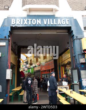 Brixton Village, Brixton, Londres, Royaume-Uni. Connu comme le marché le plus diversifié et le plus dynamique de Londres, Brixton Village se trouve au cœur du centre-ville de Brixton. Banque D'Images