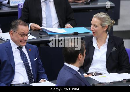 Berlin, Deutschland, 14 mars 2024 : Deutscher Bundestag : 157. Sitzung : Tino Chrupalla und Alice Weidel, beide AFD *** Berlin, Allemagne, 14 03 2024 Bundestag allemand 157 rencontre Tino Chrupalla et Alice Weidel, toutes deux AFD Copyright : xdtsxNachrichtenagenturx dts 32697 Banque D'Images