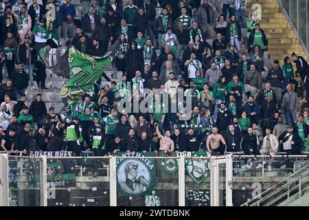 Florence, Italie. 14 mars 2024. Les supporters du Maccabi Haifa FC lors de l'ACF Fiorentina vs Maccabi Haifa FC, match de football de l'UEFA Conference League à Florence, Italie, le 14 mars 2024 crédit : Agence photo indépendante/Alamy Live News Banque D'Images