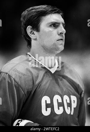 VLADIMIR KRUTOV Soviet de hockey sur glace lors du Championnat du monde en Suède Banque D'Images