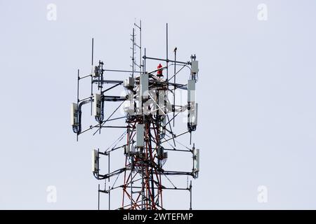 Une tour cellulaire située dans le sud-ouest de l'Ontario, Canada. Banque D'Images