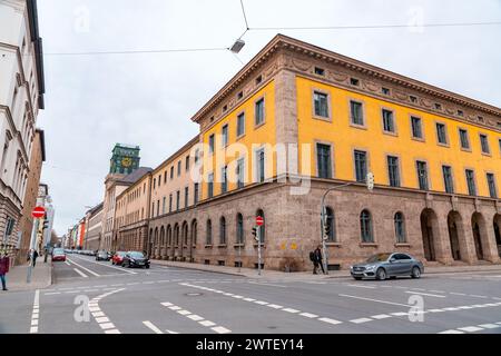 Munich, Allemagne - DEC 23, 2021 : L'Université technique de Munich est une université publique de recherche à Munich, spécialisée dans l'ingénierie, la technologie, Banque D'Images