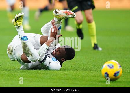 Milan, Italie. 17 mars 2024. Napoli's Traore pendant le match de football Serie A entre l'Inter et Napoli au stade San Siro de Milan, au nord de l'Italie - dimanche 17 mars 2024. Sport - Soccer . (Photo de Spada/LaPresse) crédit : LaPresse/Alamy Live News Banque D'Images