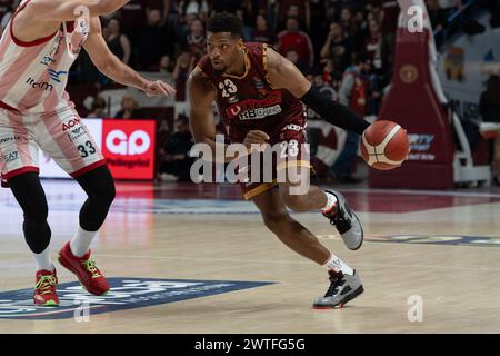 Venise, Italie. 17 mars 2024. Jeff Brooks lors du Umana Reyer Venezia vs EA7 Emporio Armani Milano au Taliercio à Venise, Italie le 17 mars 2024 lors du Umana Reyer Venezia vs EA7 Emporio Armani Milano, Italian Basketball Serie A match à Venise, Italie, 17 mars 2024 crédit : Independent photo Agency/Alamy Live News Banque D'Images