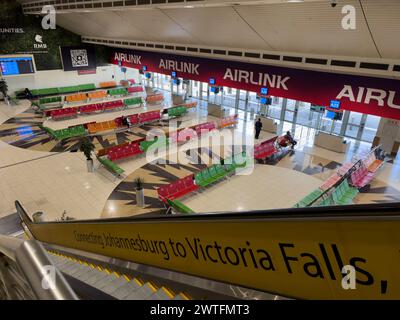 Johannesburg, Afrique du Sud. 07.03..24. Vue d'ensemble du coin salon à la porte d'embarquement de l'aéroport Banque D'Images